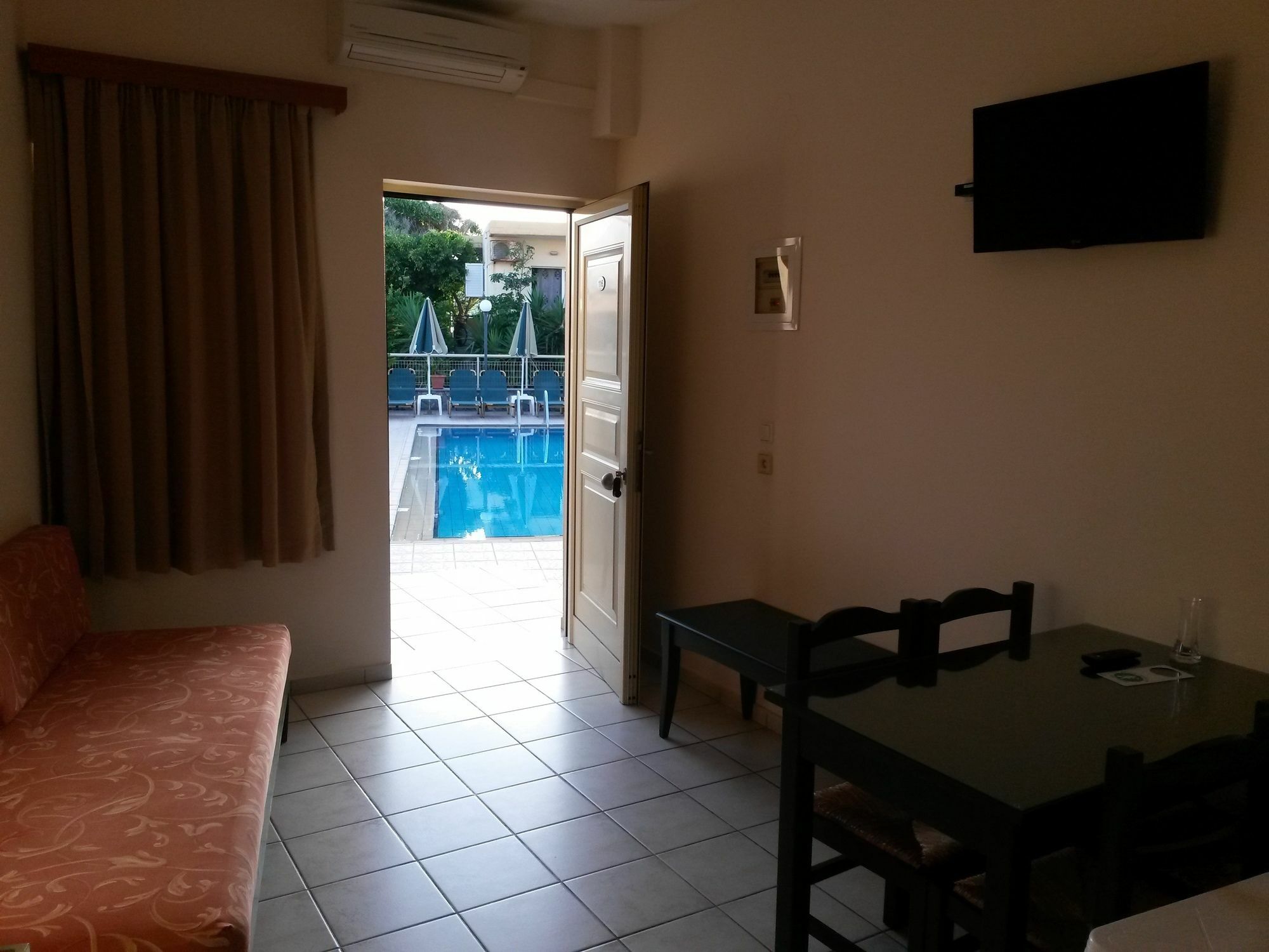 Zannis Hotel 罗希姆诺 外观 照片